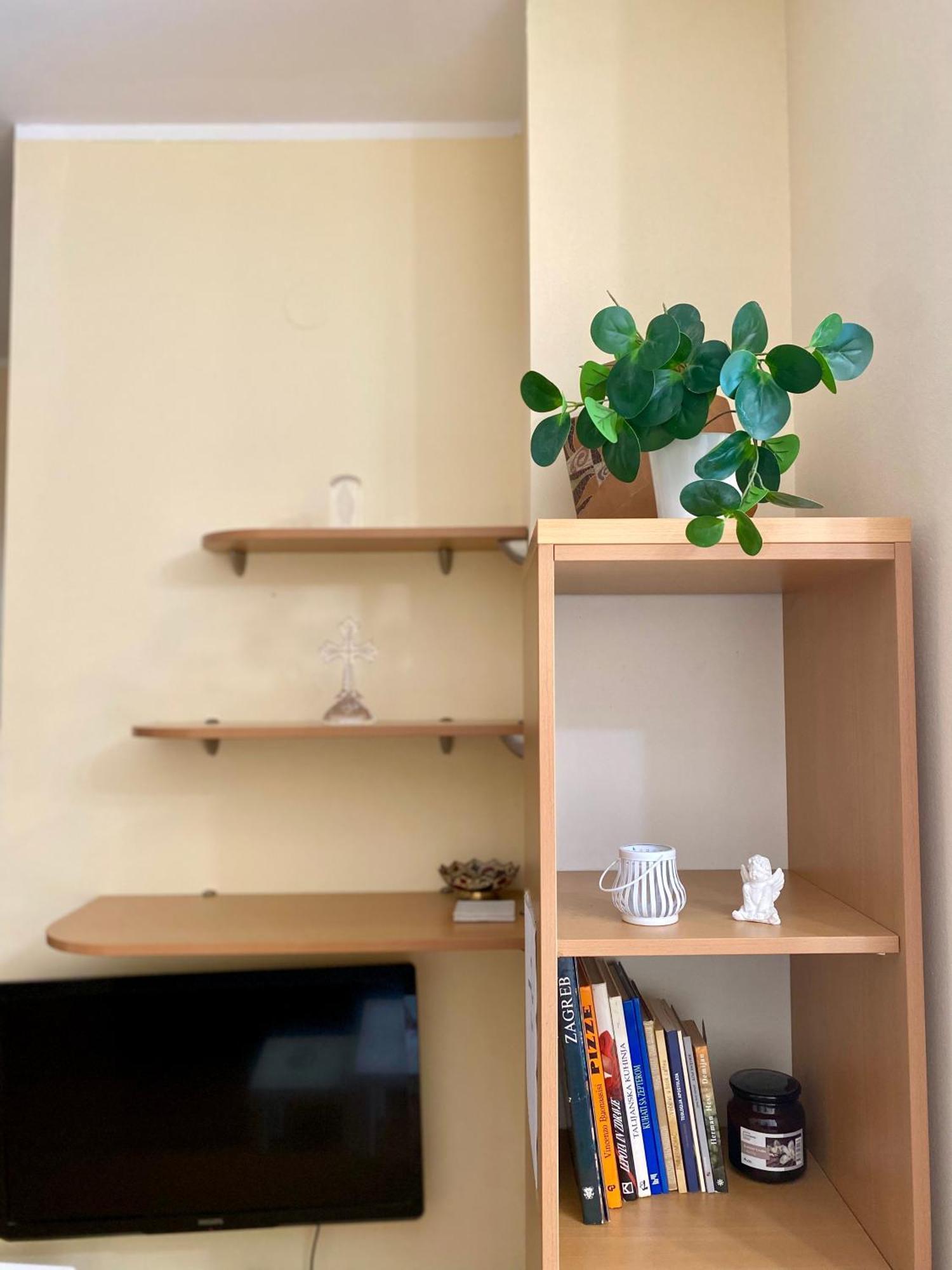 Nera Apartment *